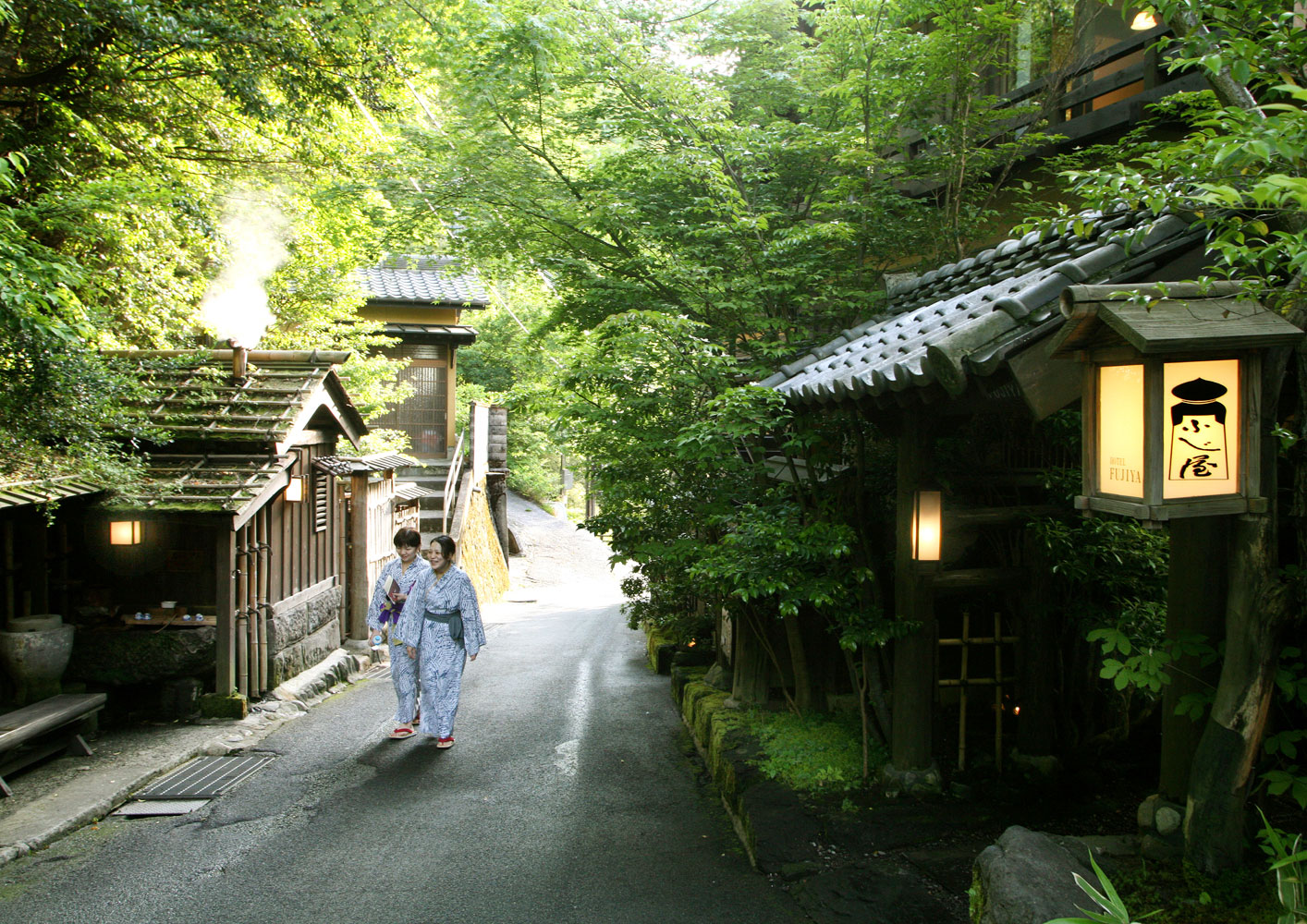 Jigoku Onsen Learn about the Quality of the Hot Springs in Kurokawa Onsen