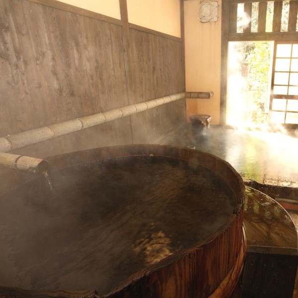 醤油樽を加工したお風呂　内風呂