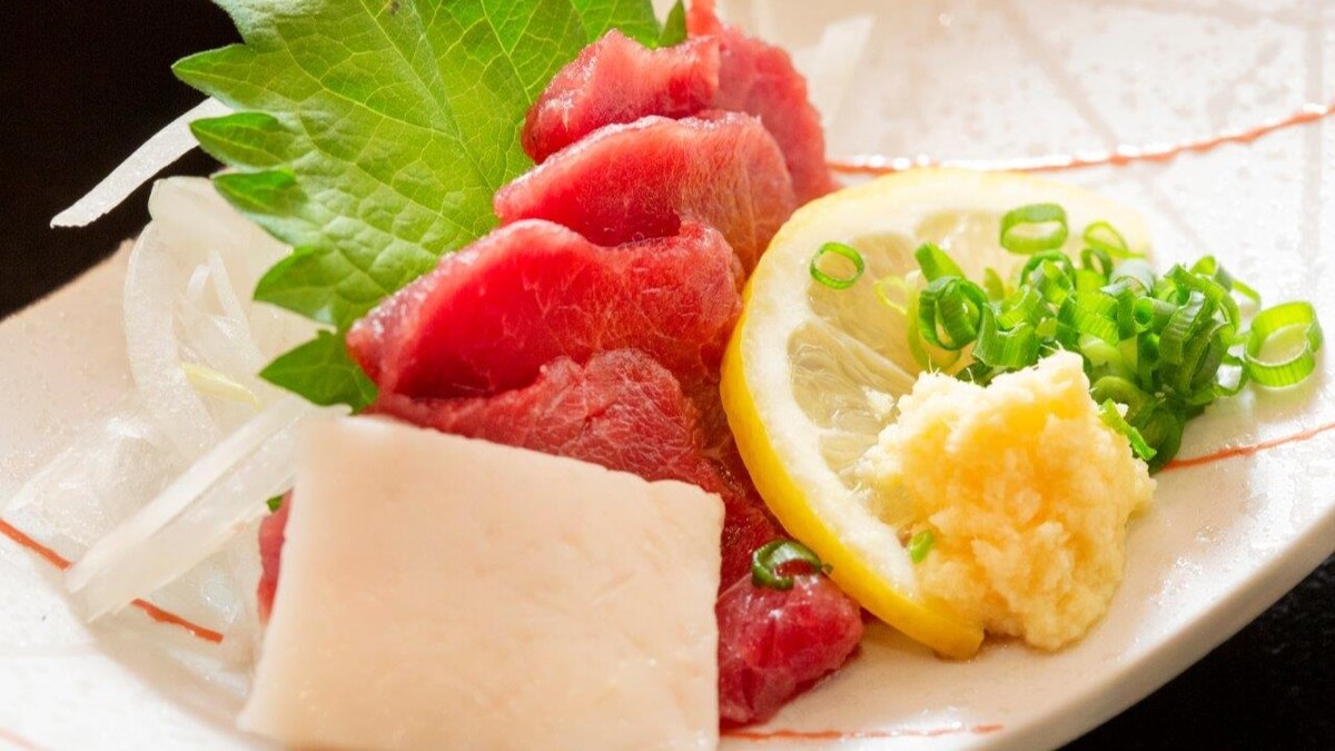 熊本名物の馬刺し 癖のない新鮮な馬刺しは大人気！