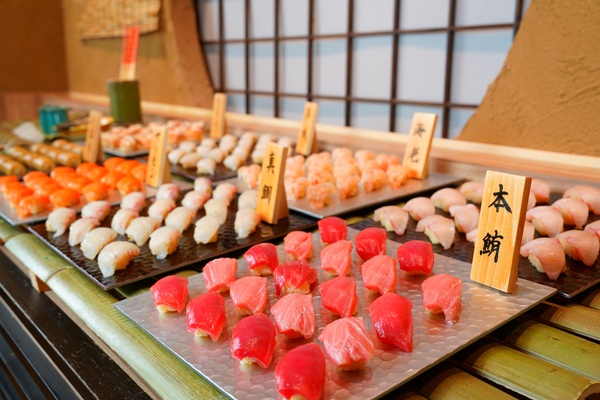 夕食ビュッフェ寿司