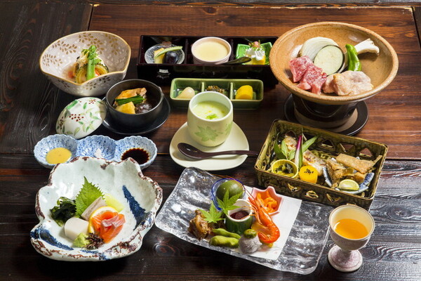 GW期間スペシャル【スタンダード】夕食は夢龍胆創作料理で！朝はしっかり和食を＜1泊2食付＞