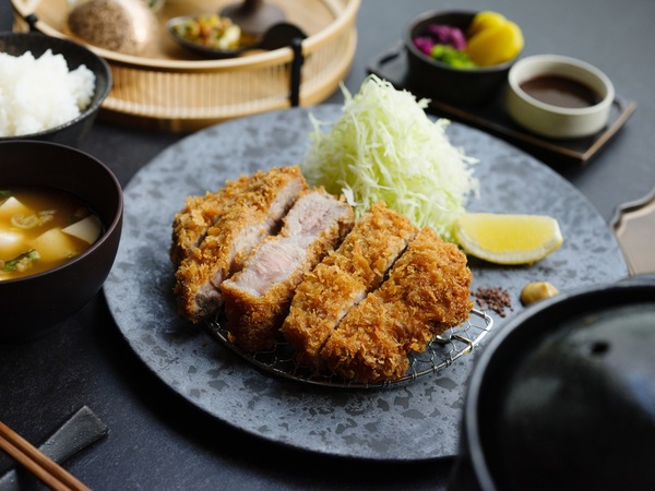【June Special Plan】Special TONKATSU Dinner with shuttle / Japanese breakfast at the inn / No allergy requests.